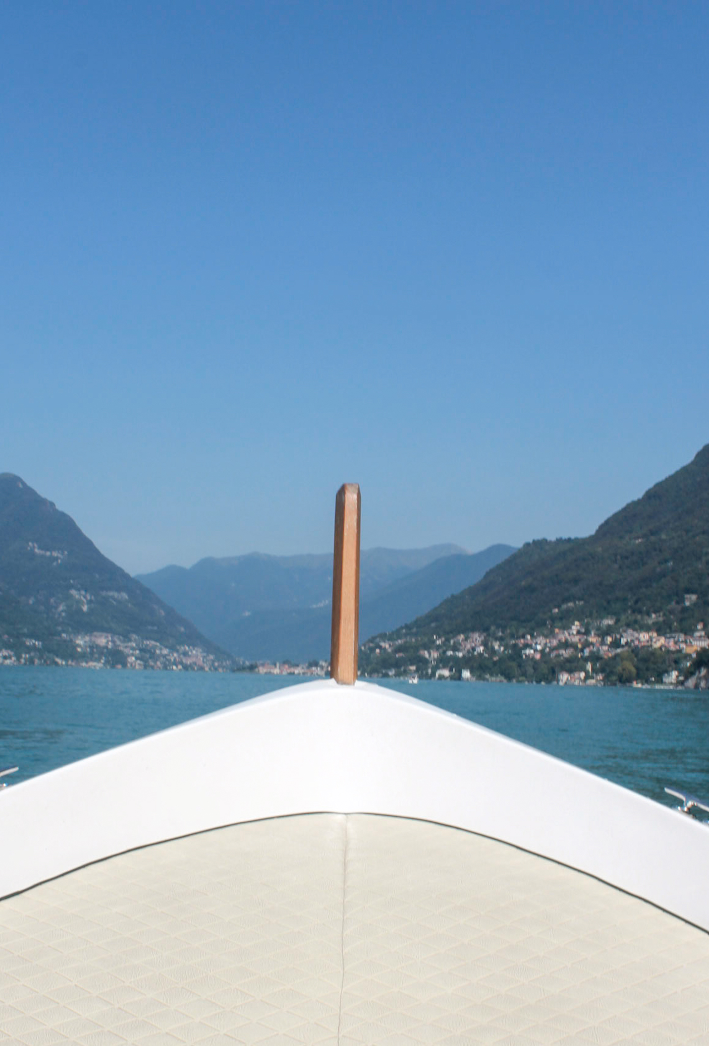 Renting a private boat in Como